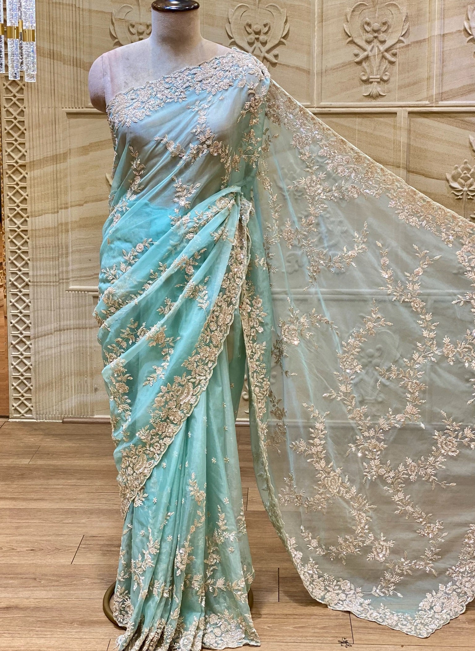 Roshaniya Saree